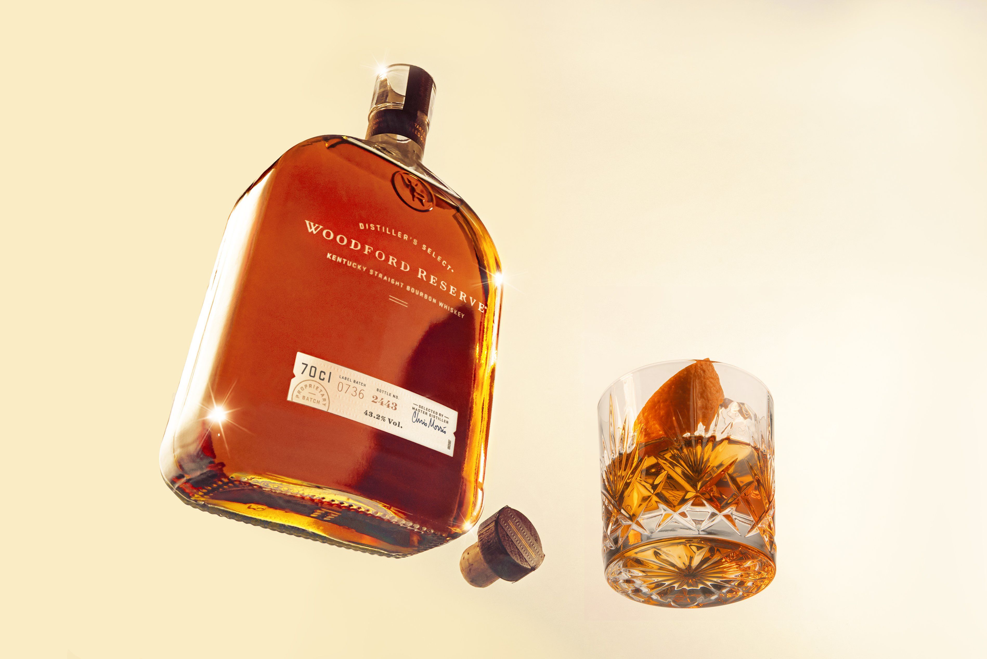 global-wr-bourbon-old-fashioned-70cl-fy24-spectacle-for-the-senses-ofw-floating-photography-002-65535c4b75693.jpg