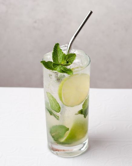 mojito-cocktail-recipe-759319-hero-01-662400394a744a7fb1f01196ce60c05c-64c9030573e57.jpeg